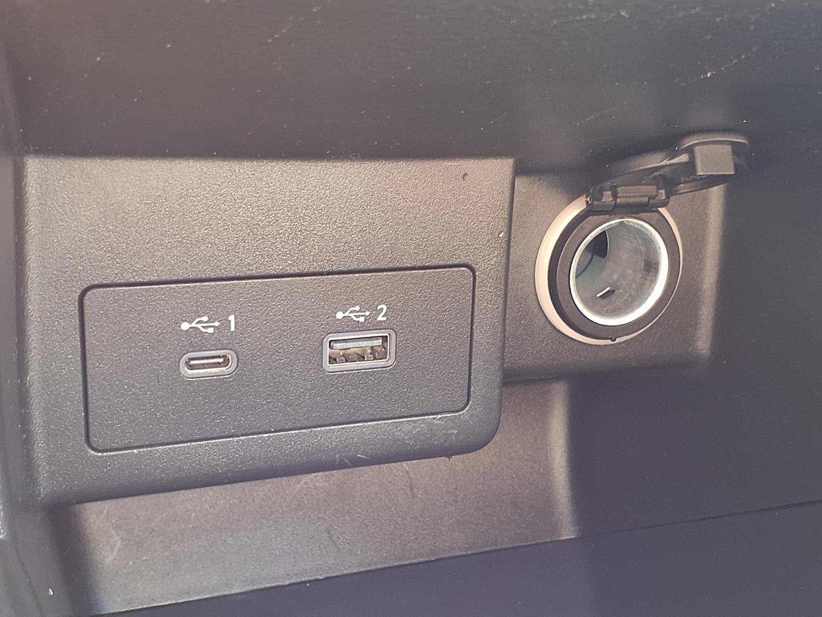 Used 2023 Nissan Kicks SR FWD image 21