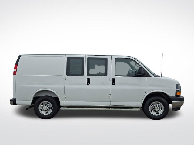 Used 2025 Chevrolet Express 2500 w/ Driver Convenience Package RWD image 7