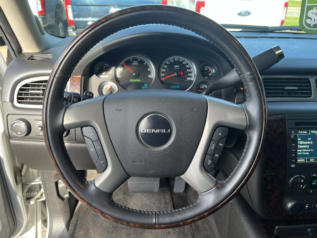 Used 2011 GMC Yukon Denali AWD/4WD image 21