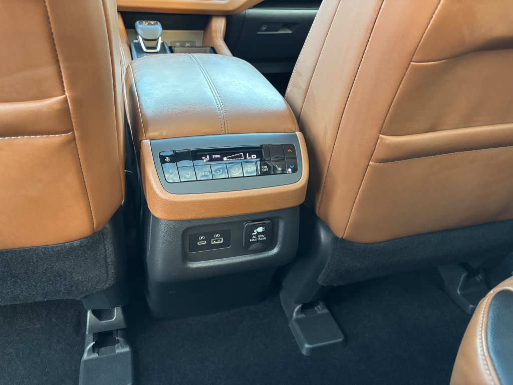 Used 2022 Nissan Pathfinder Platinum w/ Cargo Package AWD/4WD image 51
