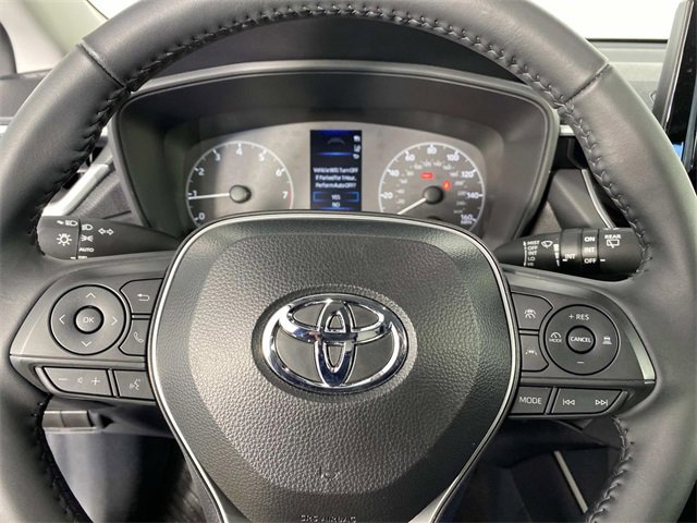 Used 2025 Toyota Corolla Cross LE image 15