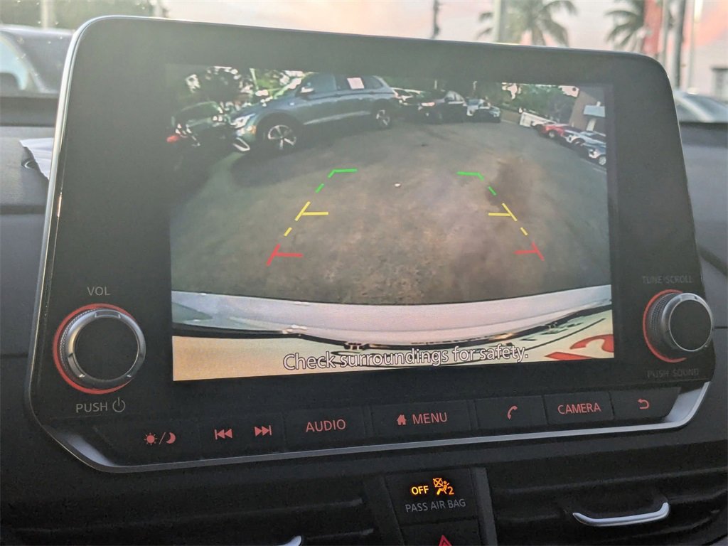 Used 2025 Nissan Altima 2.5 SR image 18