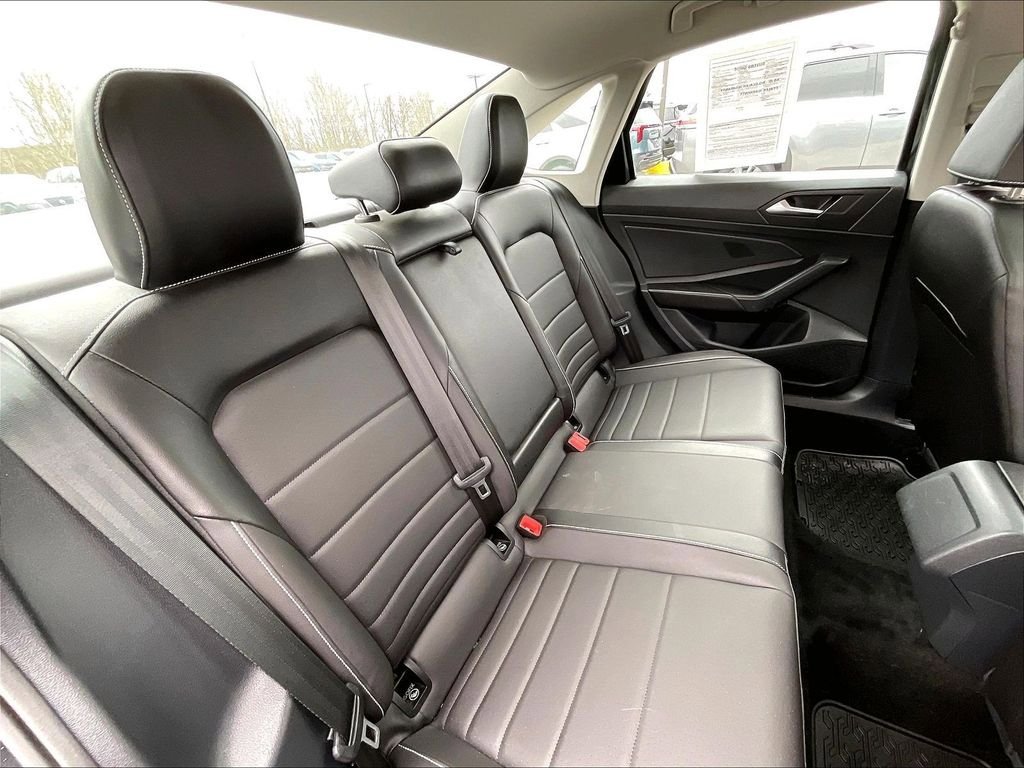 Used 2023 Volkswagen Jetta SE FWD image 15
