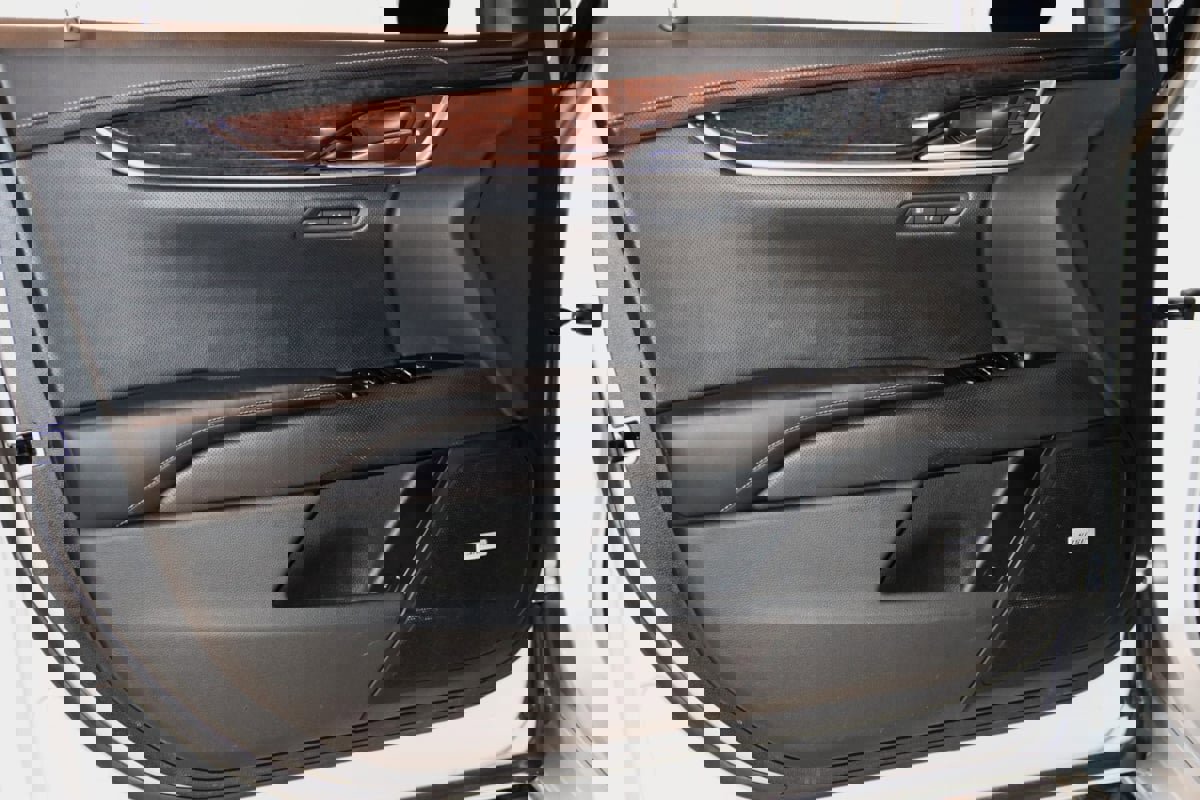 Used 2016 Cadillac XTS Luxury image 28