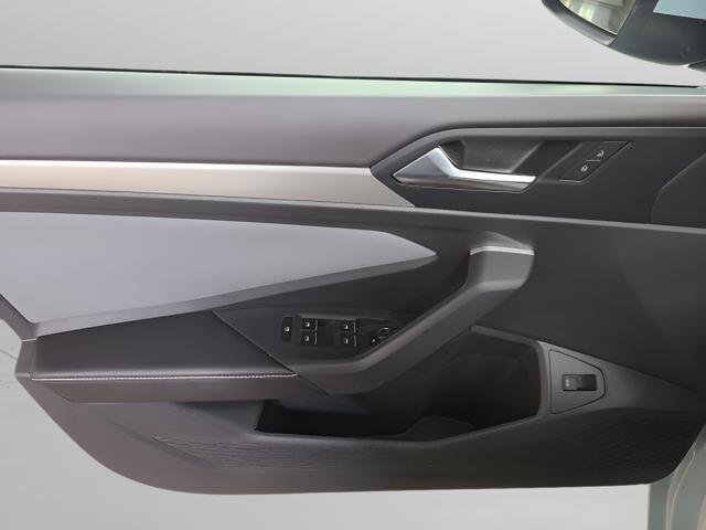 New 2026 Volkswagen Jetta SE image 7