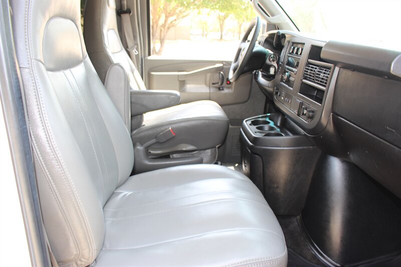 Used 2016 Chevrolet Express 3500 LT w/ LT Preferred Equipment Group RWD image 23
