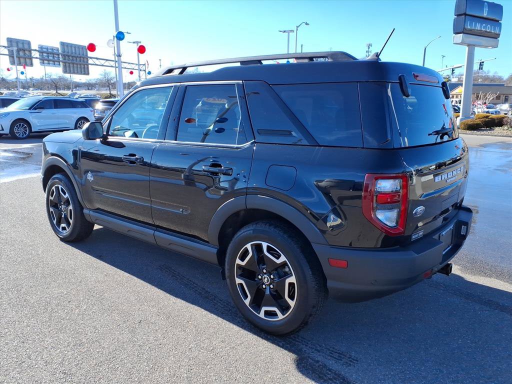 Used 2023 Ford Bronco Sport Outer Banks w/ Tech Package image 3