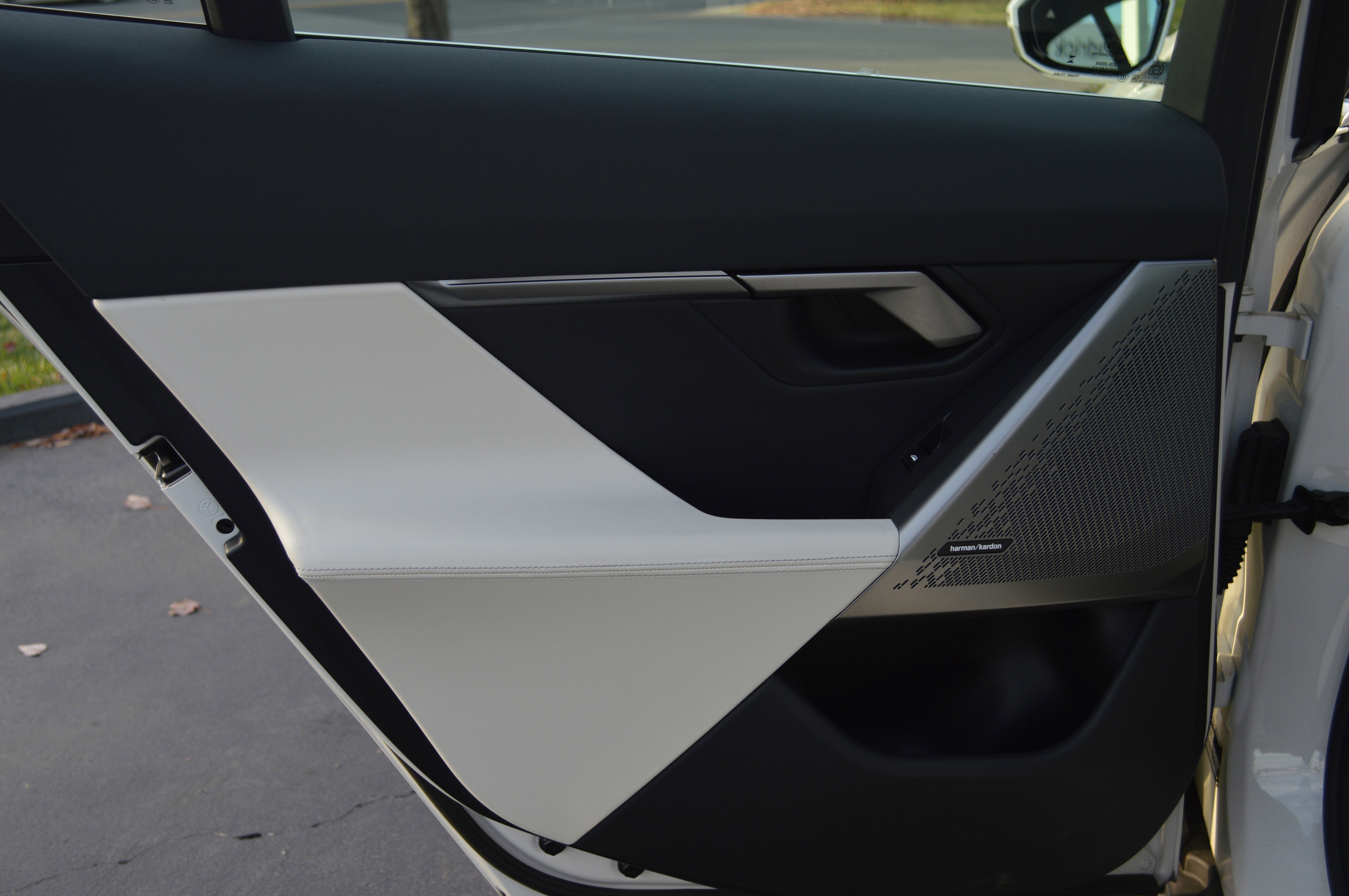 Used 2025 BMW 530i xDrive w/ Premium Package image 26