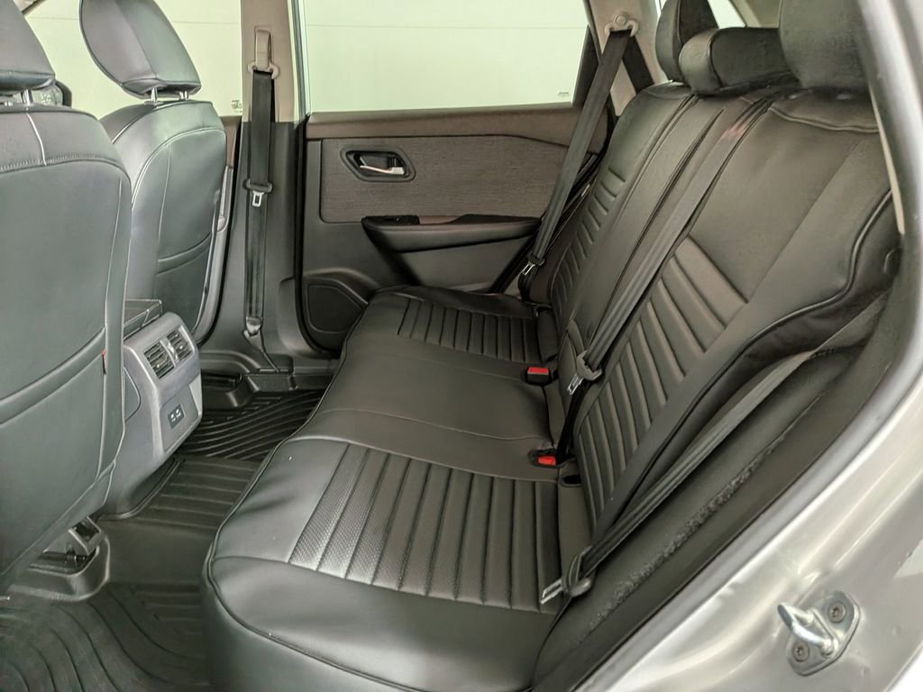 Used 2023 Nissan Rogue SV image 28