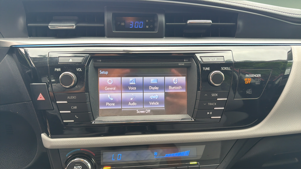 Used 2014 Toyota Corolla LE w/ Body Protection Package FWD image 23