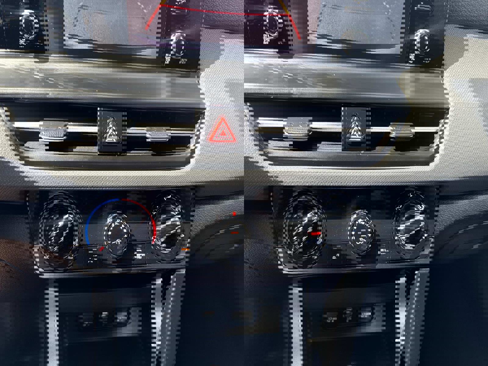 Used 2024 Kia Seltos LX image 23