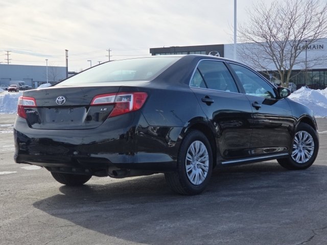 Used 2014 Toyota Camry L image 8