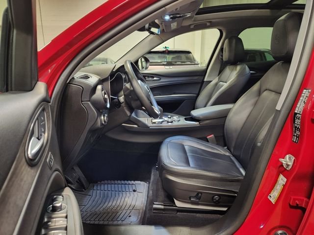 Used 2021 Alfa Romeo Stelvio Ti w/ Nero Edizione image 11