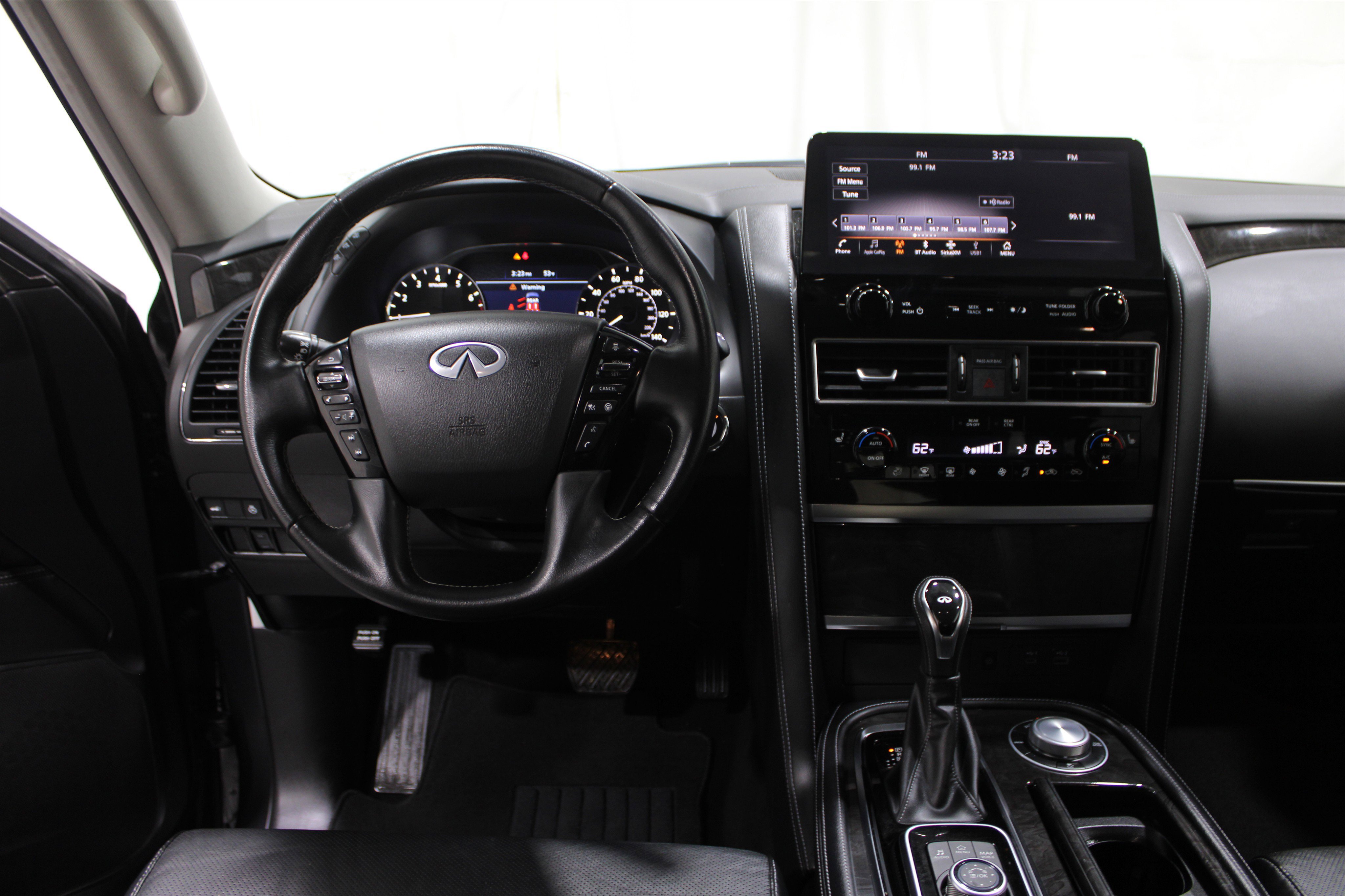 Used 2024 INFINITI QX80 Luxe image 2