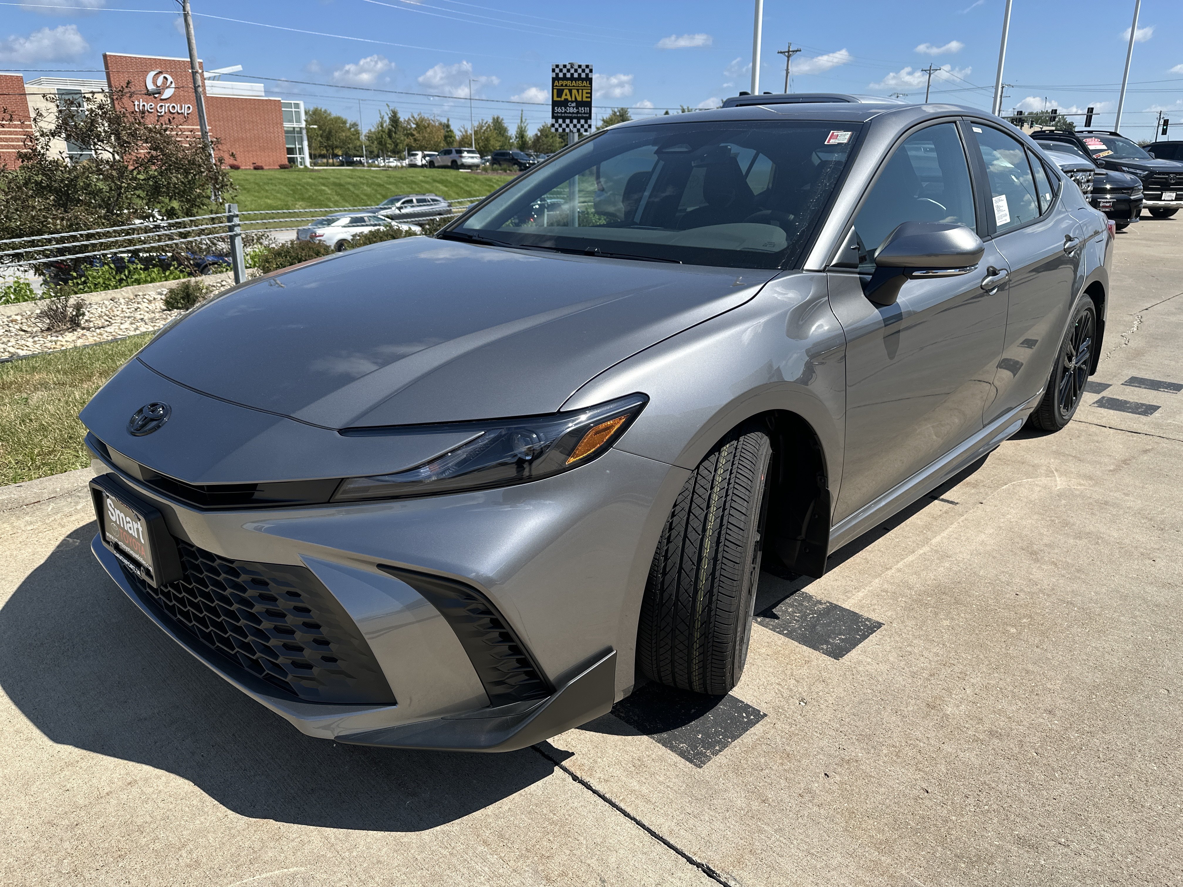 New 2026 Toyota Camry SE w/ Convenience Package FWD image 3
