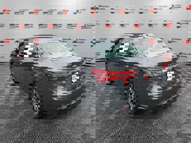 Used 2016 Toyota Avalon XLE Premium image 3