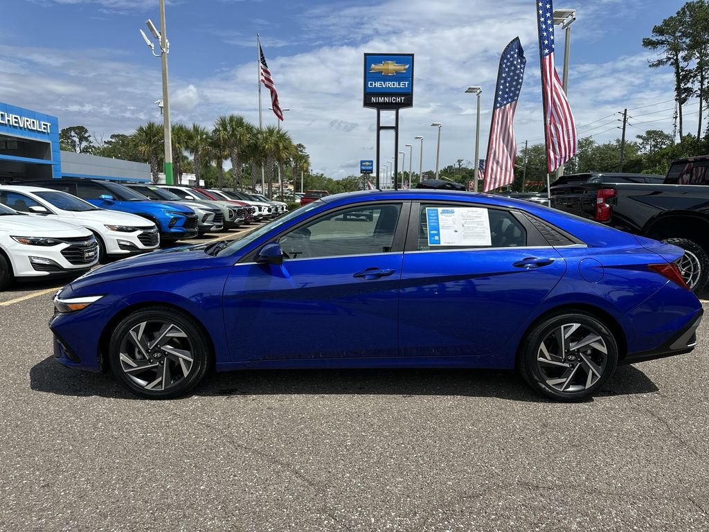Used 2025 Hyundai Elantra SEL FWD image 13