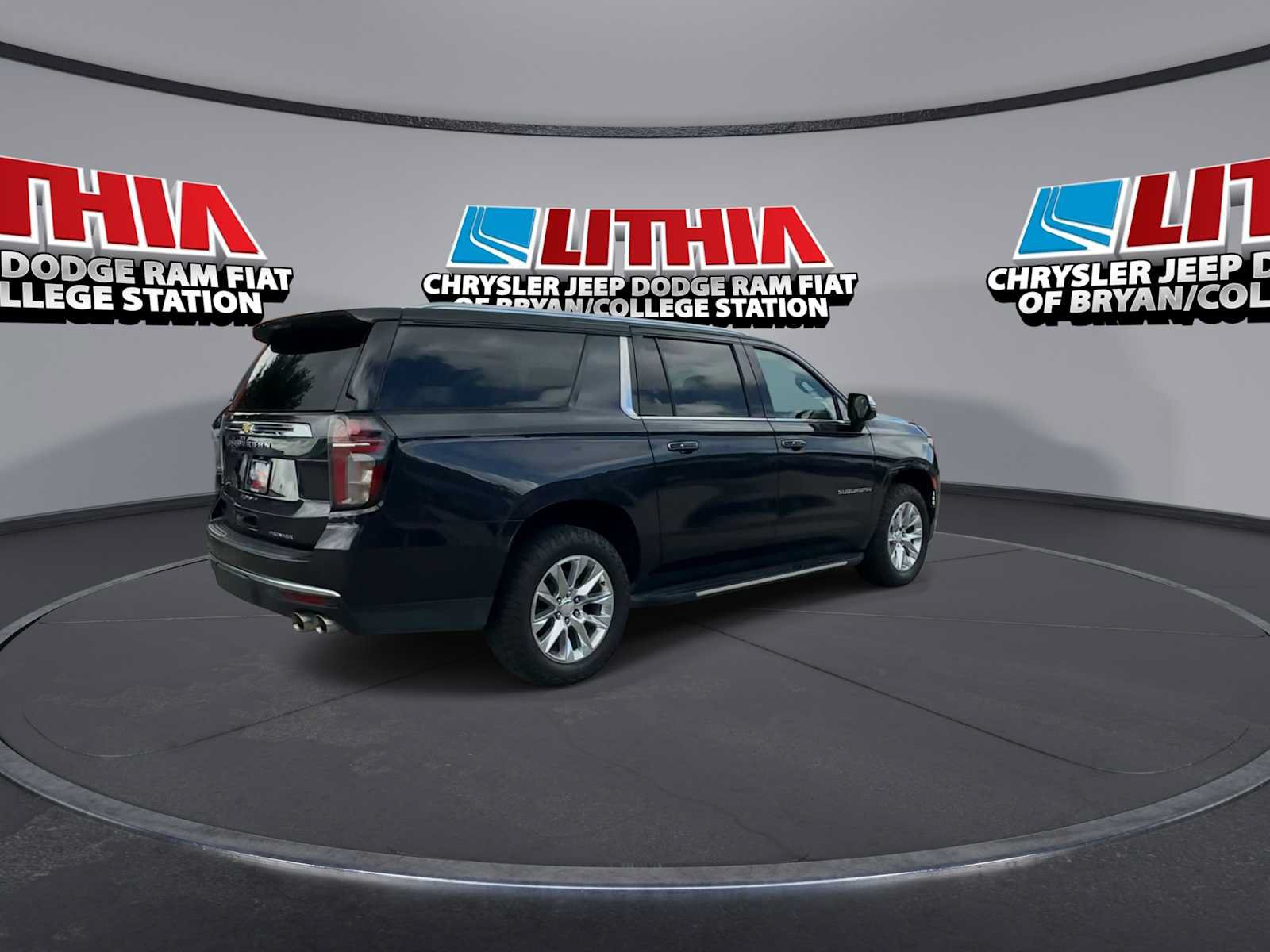 Used 2022 Chevrolet Suburban Premier AWD/4WD image 8