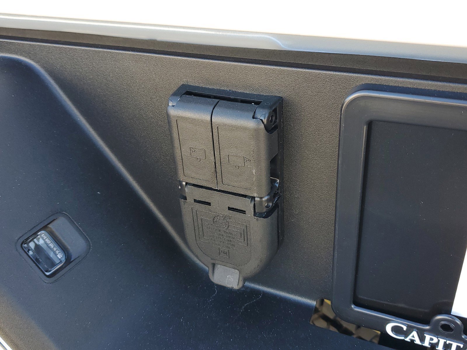 New 2025 GMC Sierra 2500 SLT w/ SLT Convenience Package image 9