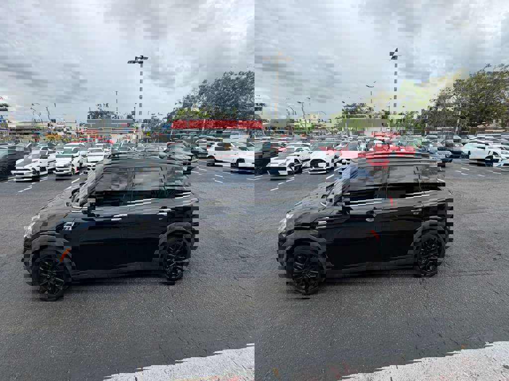 Used 2019 MINI Cooper Clubman S image 1