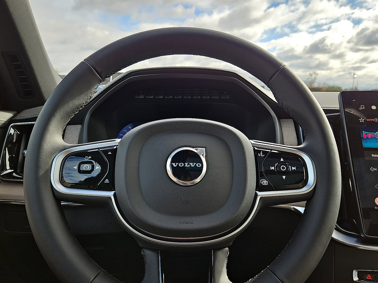 New 2026 Volvo XC90 B6 Plus image 17