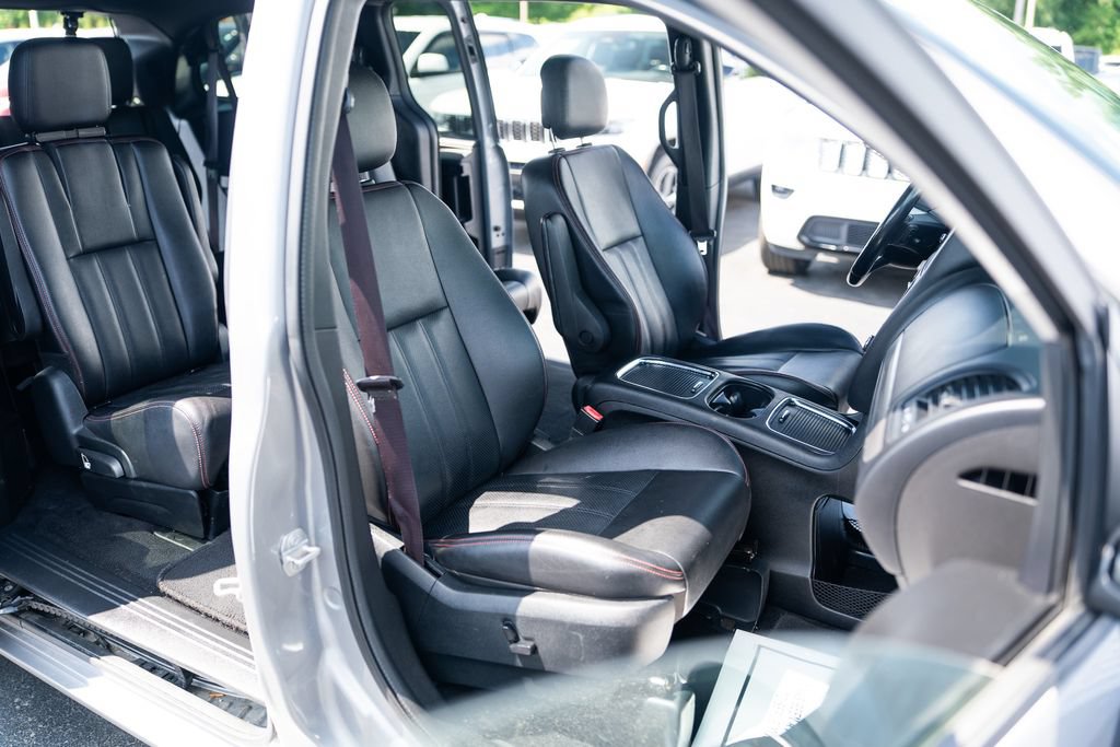 Used 2020 Dodge Grand Caravan GT FWD image 18