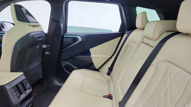 Used 2025 BMW X3 xDrive30i w/ Premium Package image 29