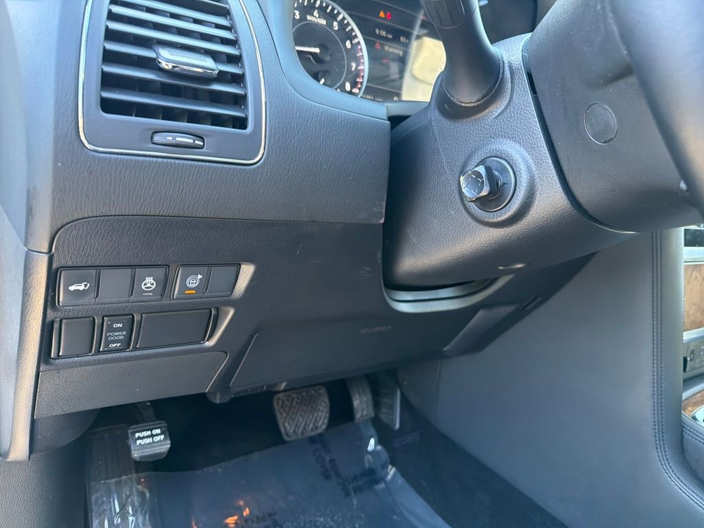 Used 2024 Nissan Armada SL w/ Captain's Chairs Package RWD image 21