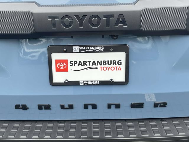 Used 2025 Toyota 4Runner SR5 AWD/4WD image 10