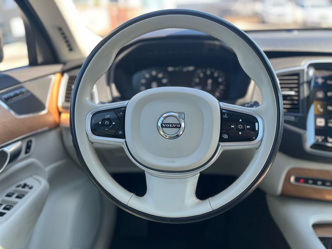 Used 2022 Volvo XC90 T6 Momentum AWD/4WD image 17