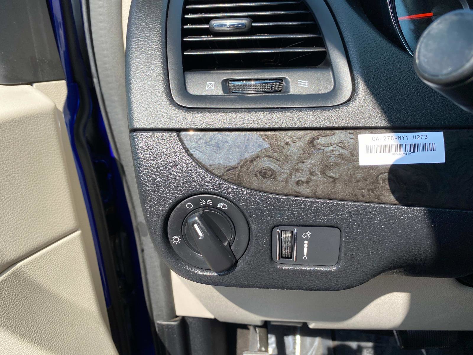 Used 2019 Dodge Grand Caravan SE image 17