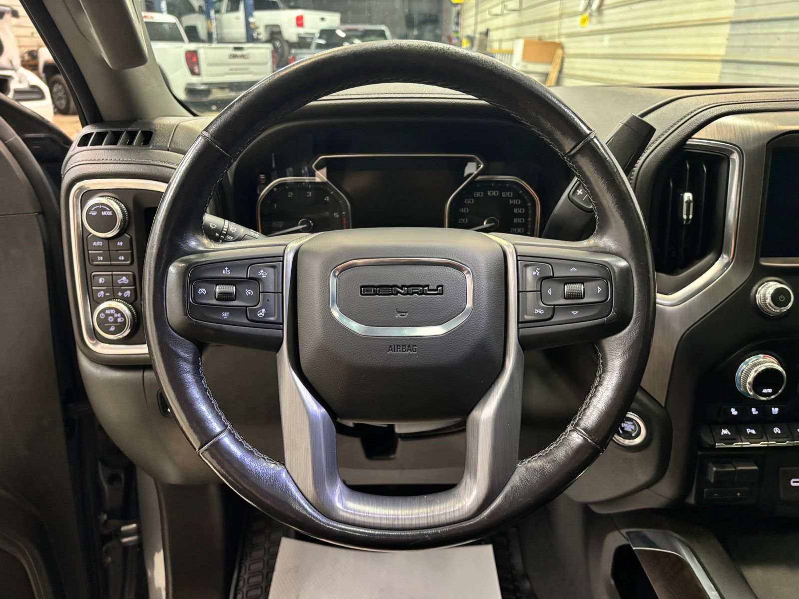 Used 2021 GMC Sierra 1500 Denali w/ Denali Ultimate Package AWD/4WD image 11