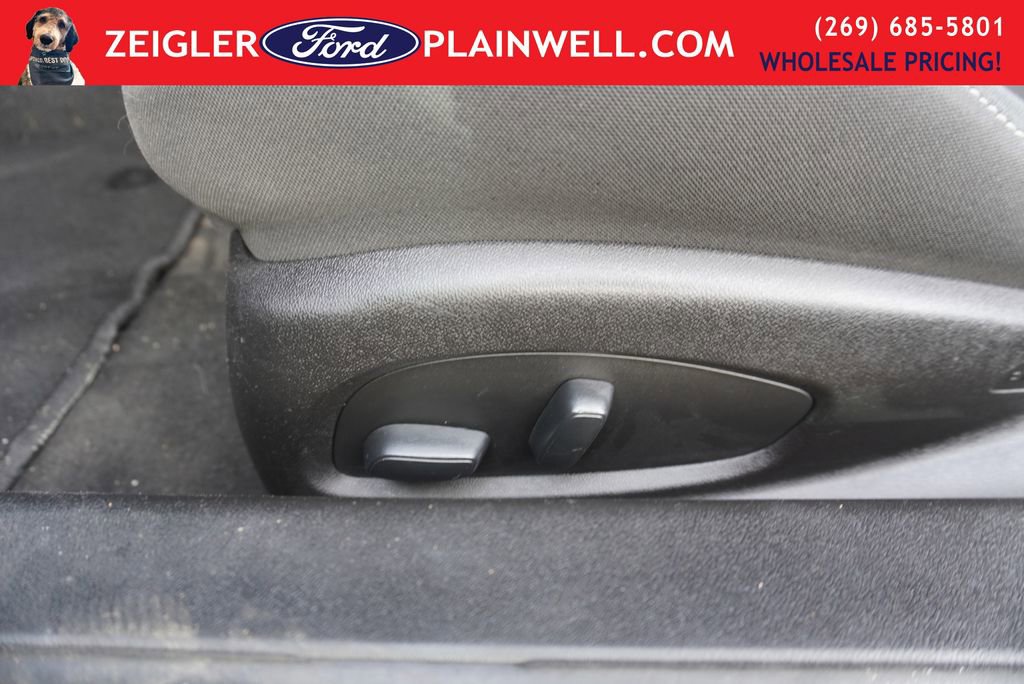 Used 2019 Chevrolet Camaro LT image 18