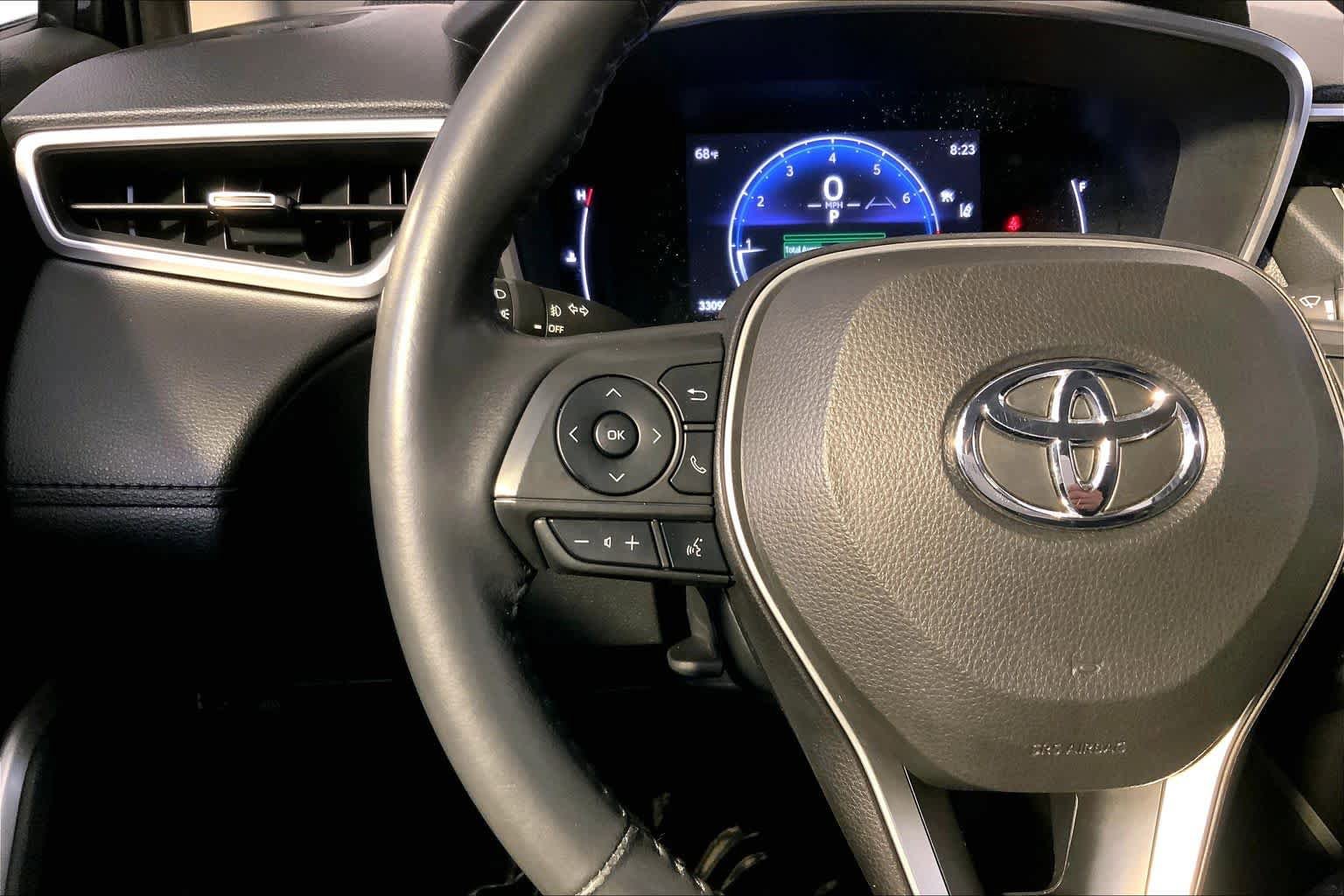 Used 2023 Toyota Corolla Cross XLE AWD/4WD image 24