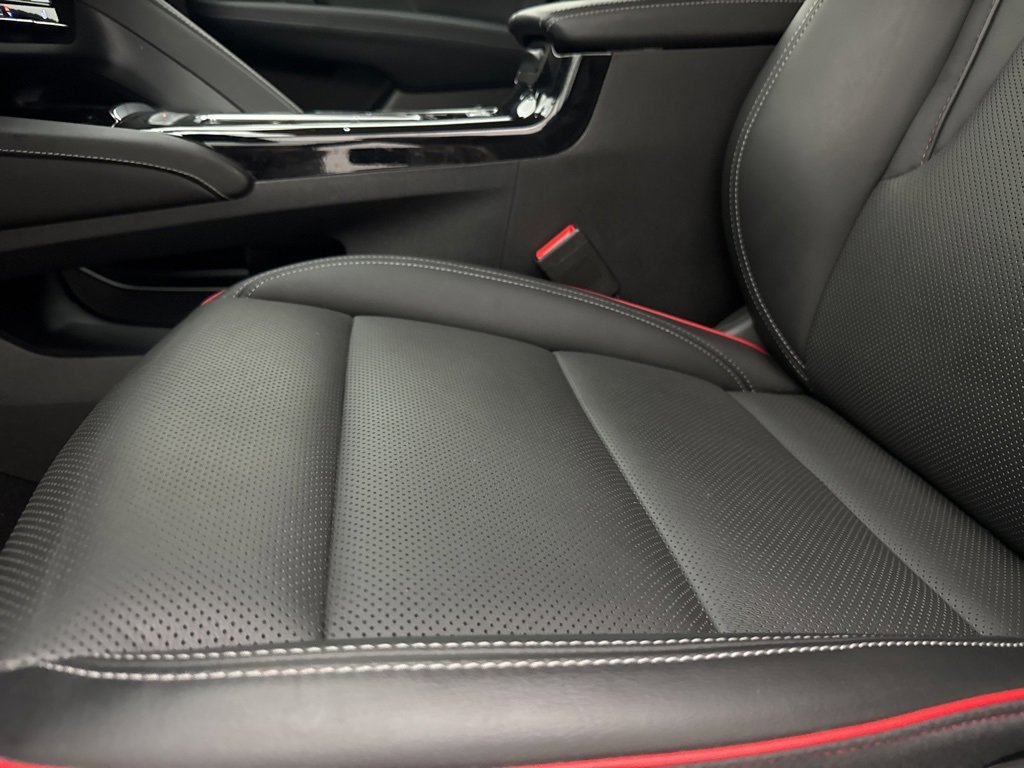 Used 2022 Buick Envision Essence w/ Technology Package I image 29