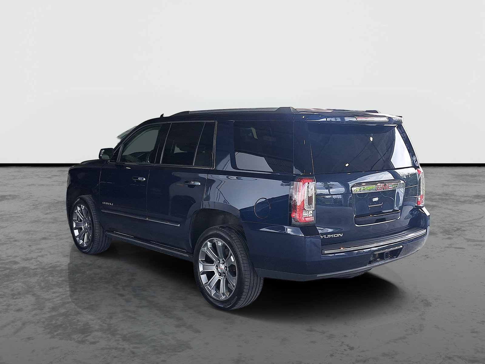 Used 2020 GMC Yukon Denali AWD/4WD image 3