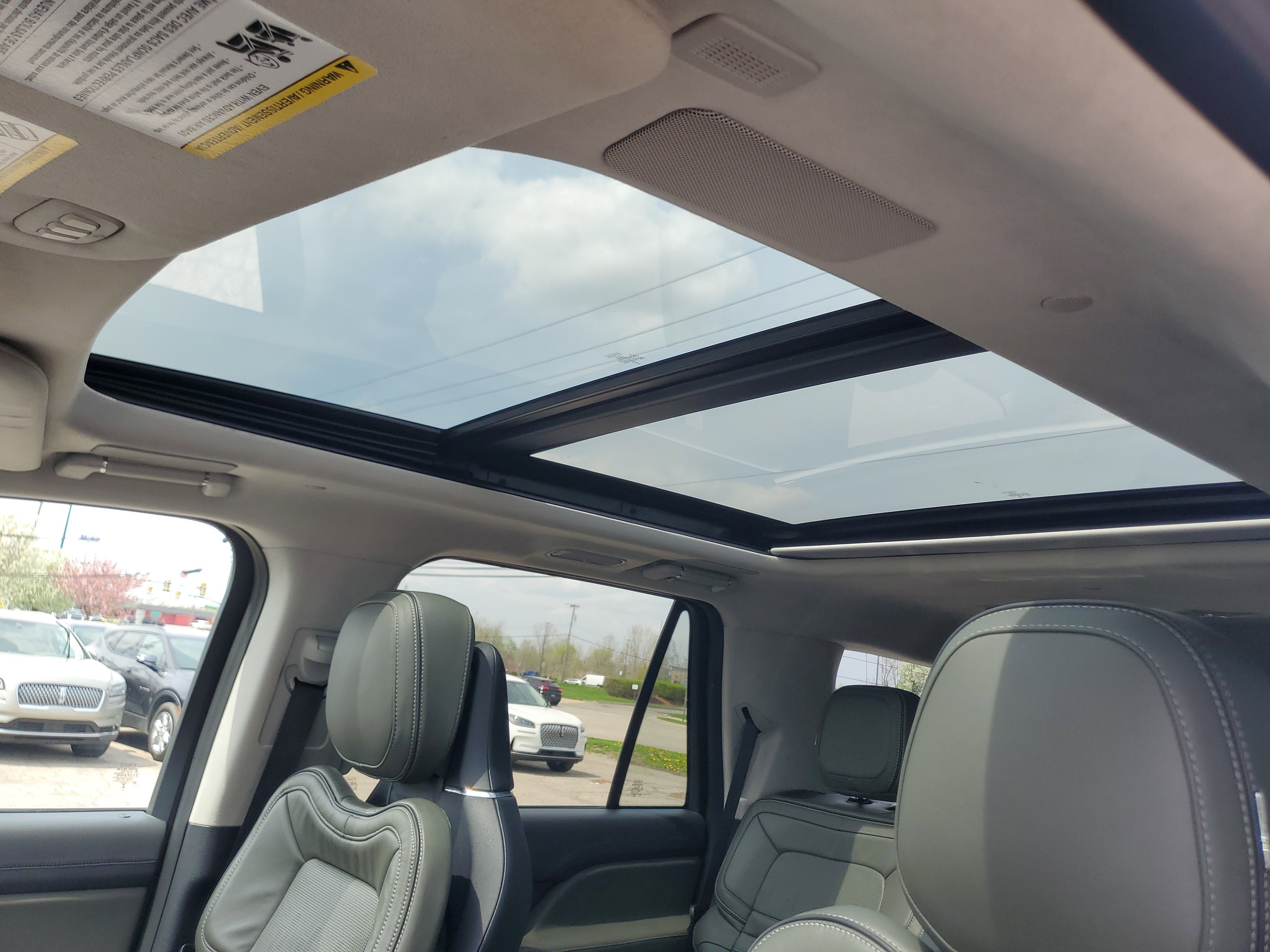 Certified 2024 Lincoln Navigator Black Label AWD/4WD image 11