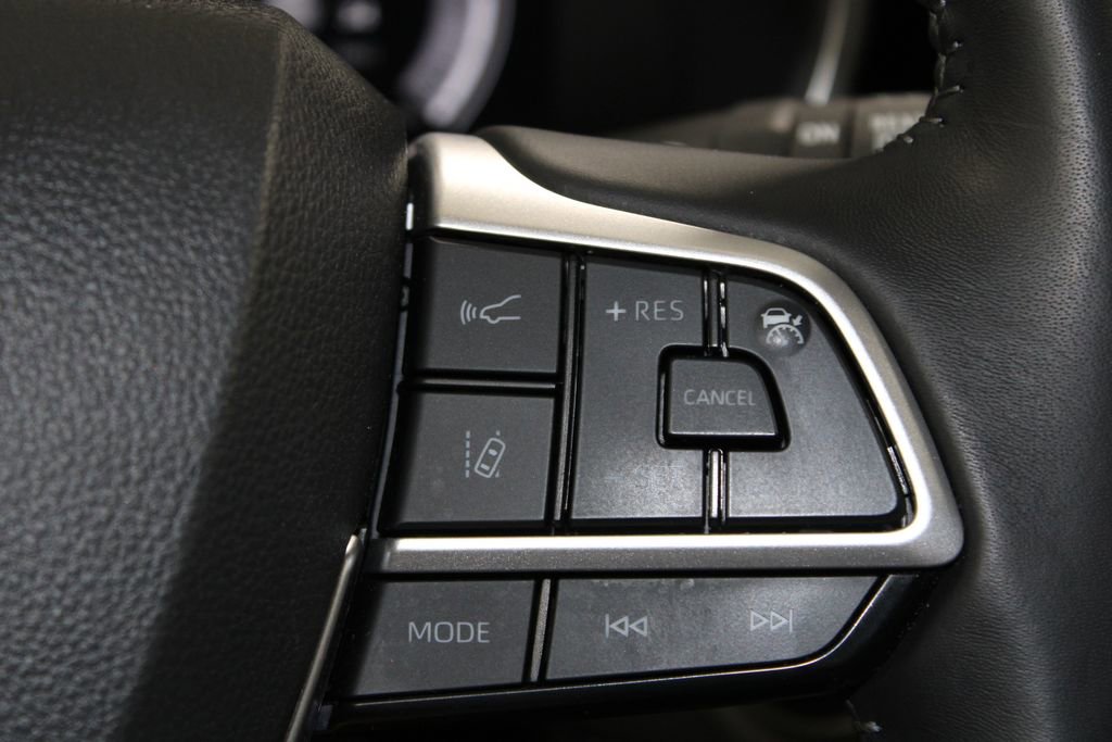 Used 2025 Toyota Highlander XSE image 39