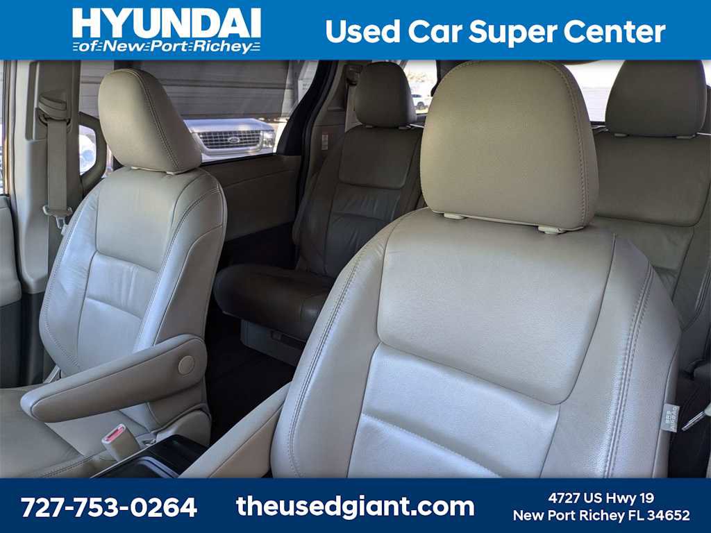 Used 2015 Toyota Sienna XLE image 7