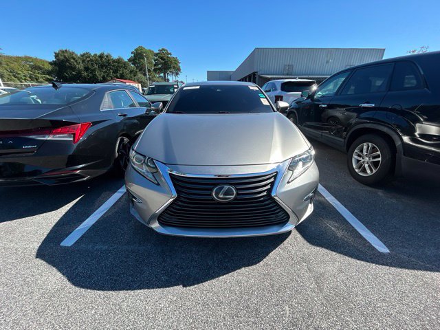 Used 2016 Lexus ES 350 w/ Luxury Package w/Wood Trim FWD image 2