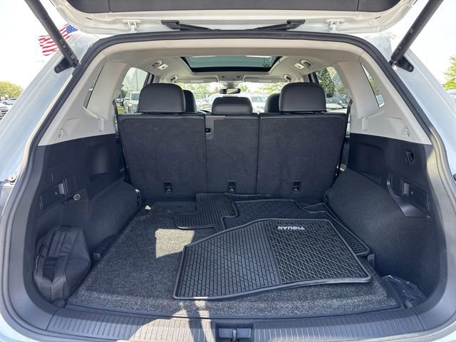 Certified 2024 Volkswagen Tiguan SE w/ Panoramic Sunroof Package AWD/4WD image 26