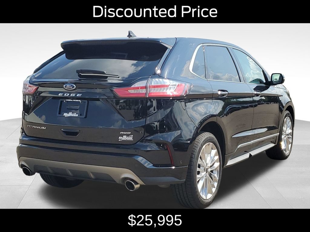 Used 2022 Ford Edge Titanium w/ Equipment Group 301A AWD/4WD image 3