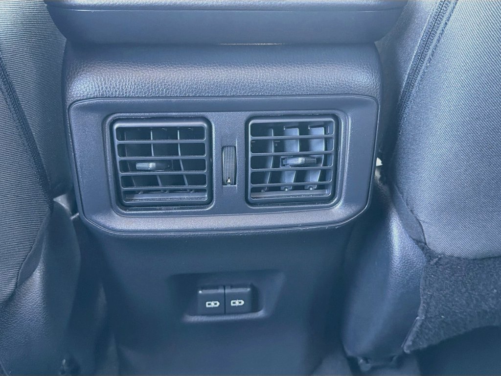 Used 2025 Toyota RAV4 XLE FWD image 22