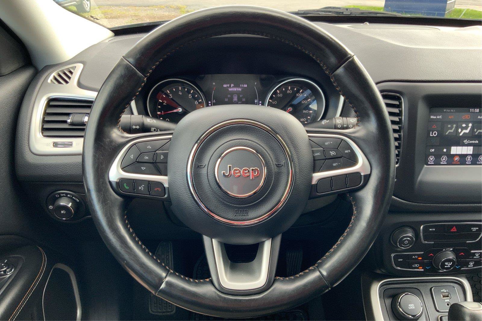 Used 2020 Jeep Compass Latitude w/ Cold Weather Group AWD/4WD image 16