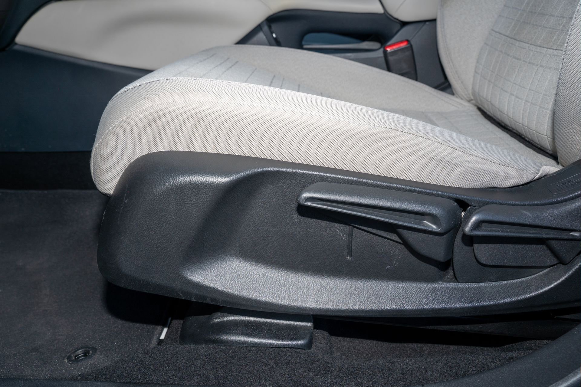 Certified 2023 Honda HR-V LX image 29