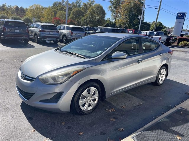 Used 2016 Hyundai Elantra SE image 3
