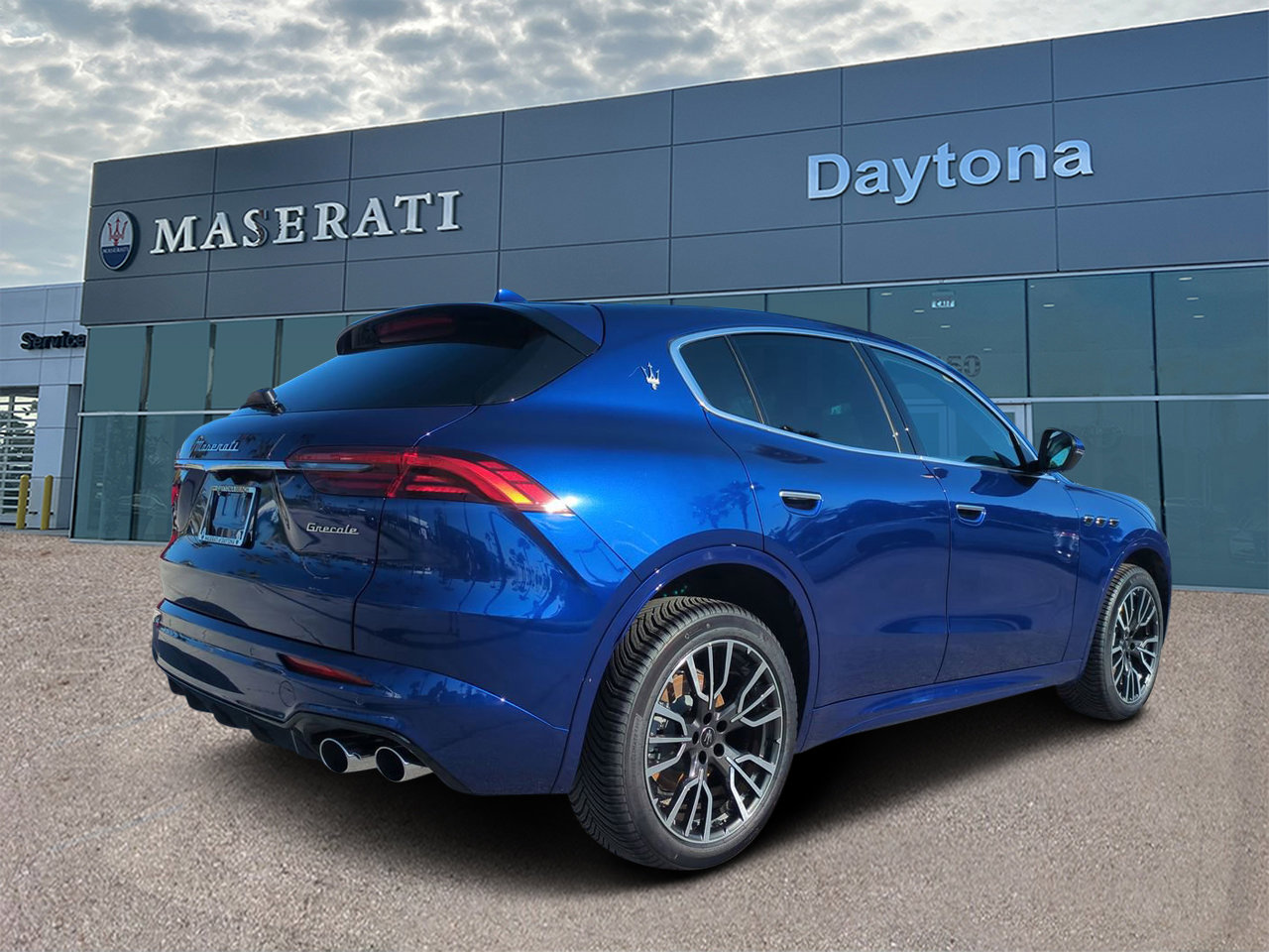New 2025 Maserati Grecale GT image 3