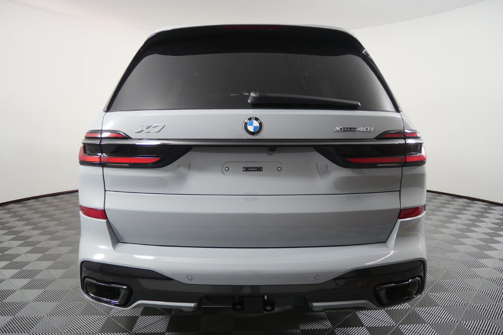 Used 2027 BMW X7 xDrive40i w/ Executive Package AWD/4WD image 5