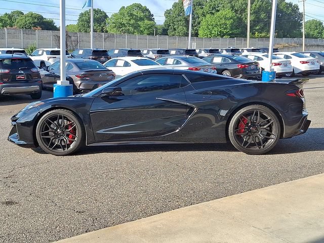 Used 2024 Chevrolet Corvette Z06 w/ Stealth Interior Trim Package RWD image 8
