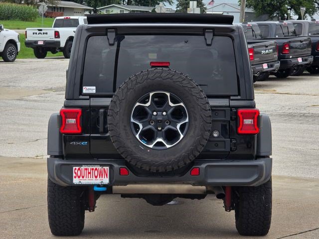 Used 2023 Jeep Wrangler Unlimited Rubicon 4xe w/ Cold Weather Group AWD/4WD image 7